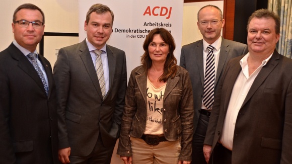 Horst Gies, Dr. Torben Butchereit, Mechthild Heil, Dr. Helmut Martin, Dr. Ralf Eschelbach (v.l.n.r.)